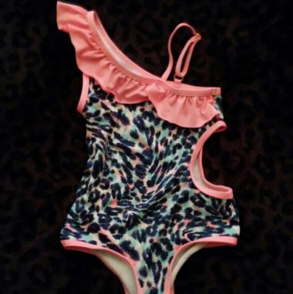 NWOT girl's swimsuit